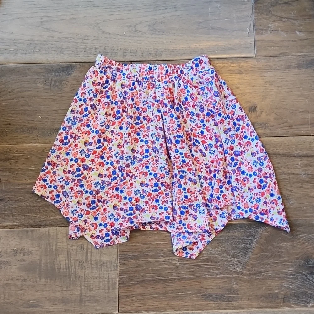 Girls Faded Glory pink and blue floral skirt with built-in shorts, size 7/8. - Picture 4 of 4